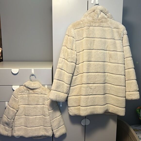 Joe Fresh x Jillian Mommy & me fur coats 💕 - Picture 4 of 5